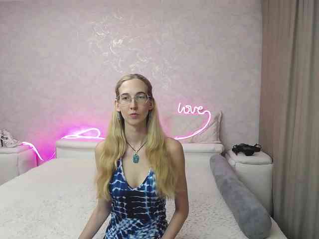 LizzieBrait webcam