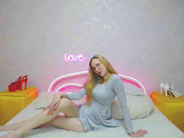 LizzieBrait webcam