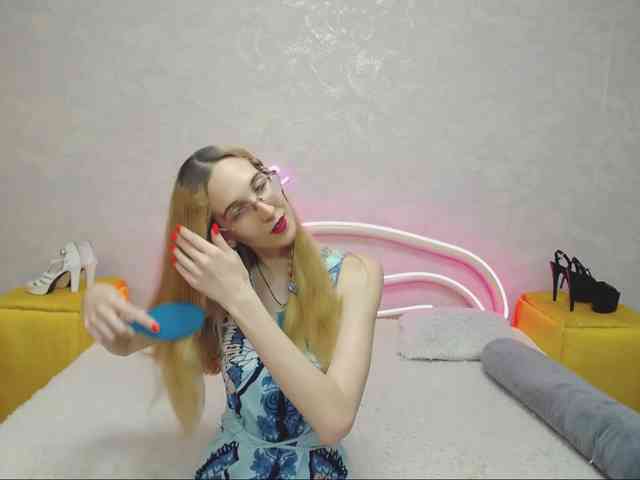 LizzieBrait webcam