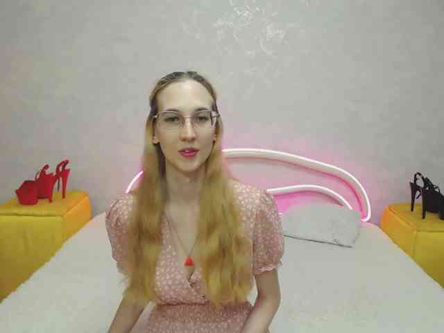 LizzieBrait webcam