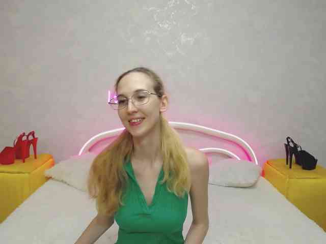 LizzieBrait webcam
