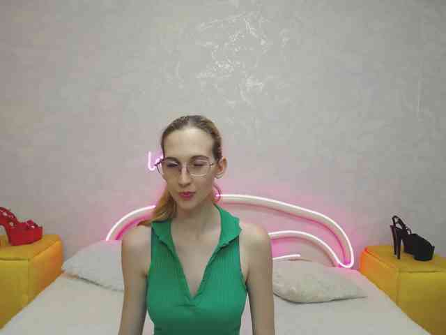 LizzieBrait webcam