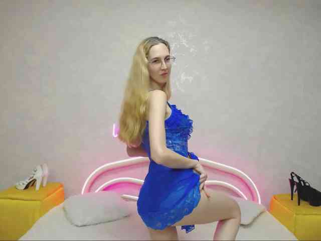 LizzieBrait webcam