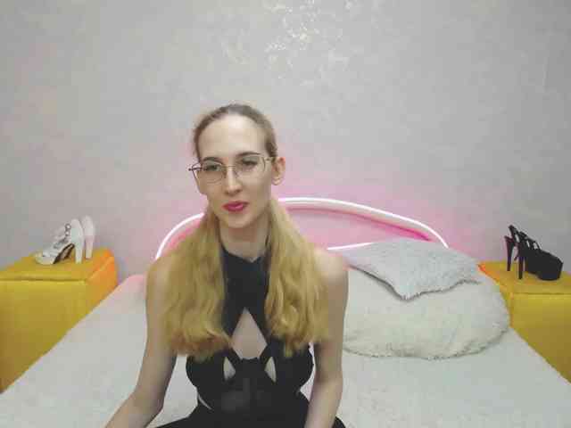 LizzieBrait webcam