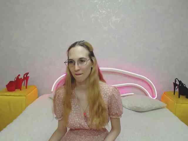 LizzieBrait webcam