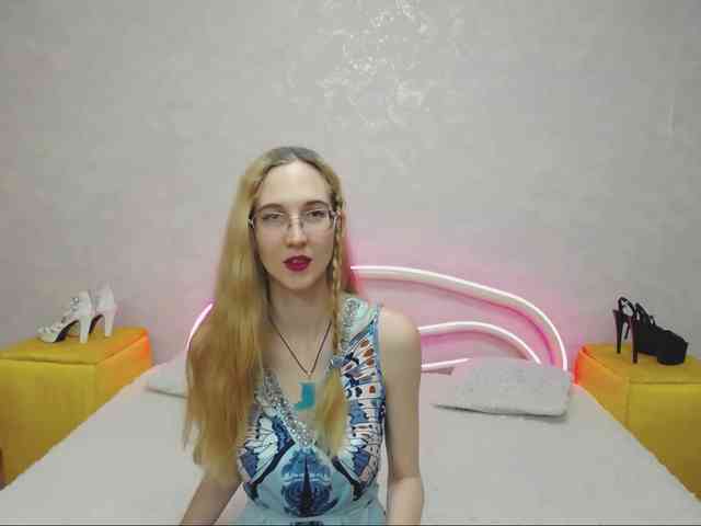 LizzieBrait webcam