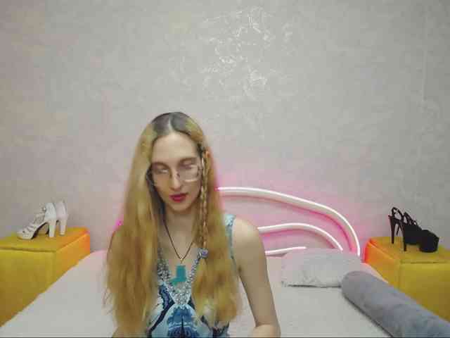 LizzieBrait webcam