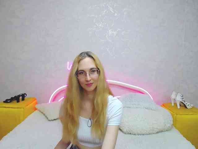 LizzieBrait webcam