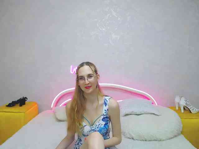 LizzieBrait webcam