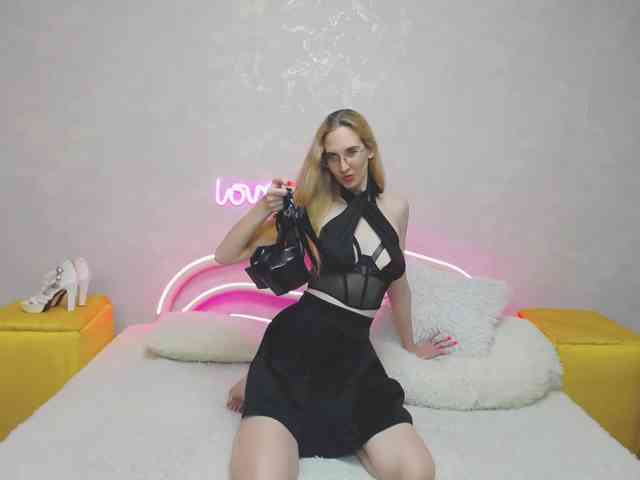 LizzieBrait webcam