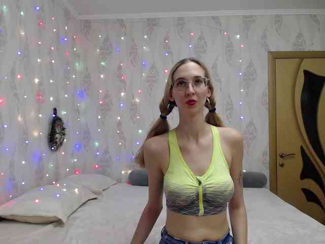 LizzieBrait webcam