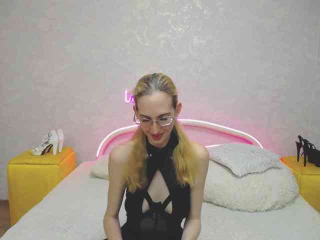 LizzieBrait webcam