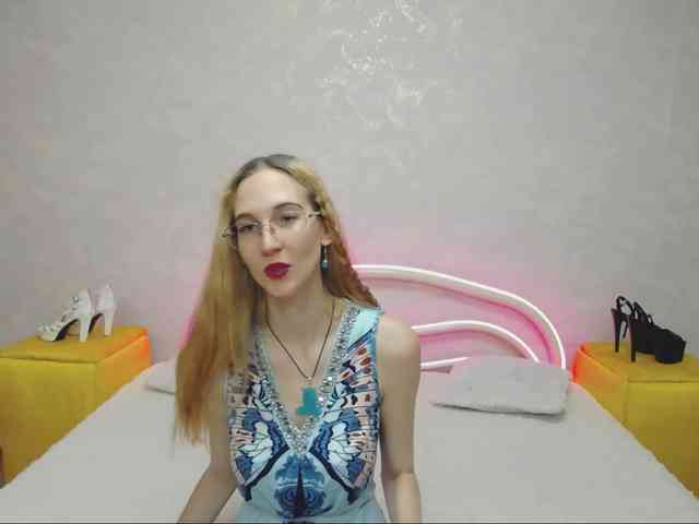 LizzieBrait webcam
