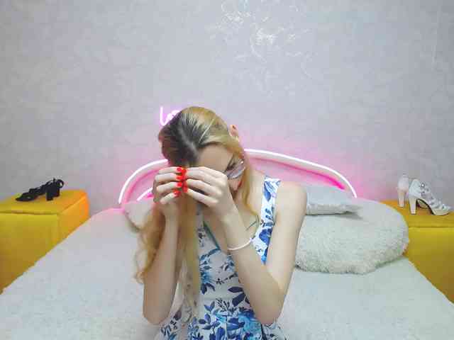 LizzieBrait webcam