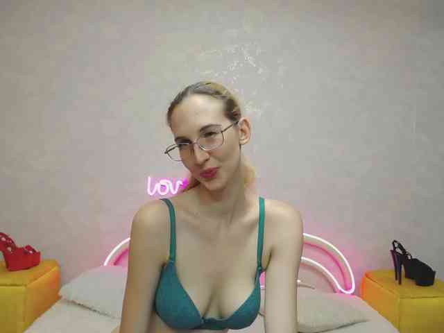 LizzieBrait webcam