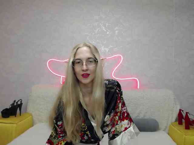 LizzieBrait webcam