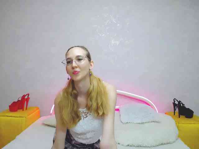 LizzieBrait webcam