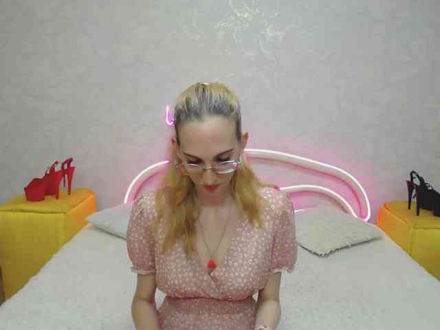 LizzieBrait webcam