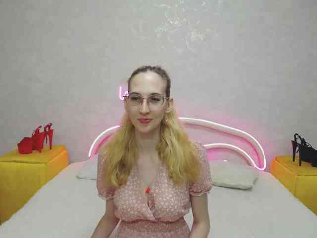 LizzieBrait webcam