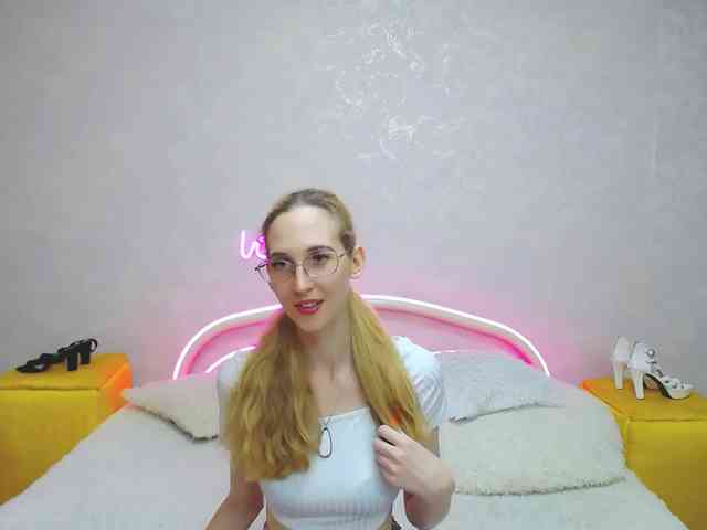 LizzieBrait webcam