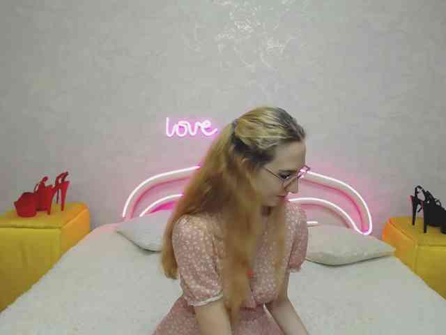 LizzieBrait webcam