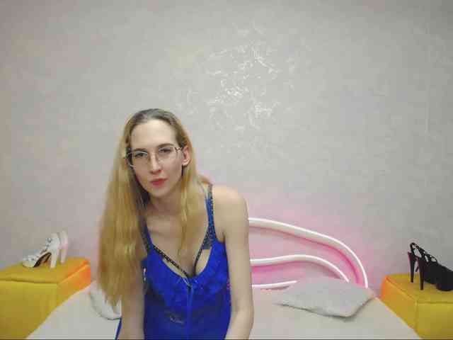 LizzieBrait webcam
