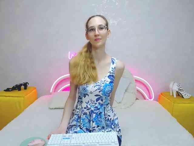 LizzieBrait webcam