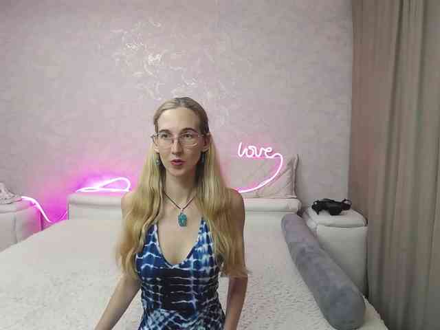 LizzieBrait webcam