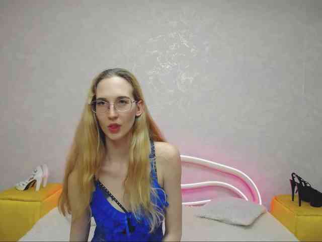 LizzieBrait webcam