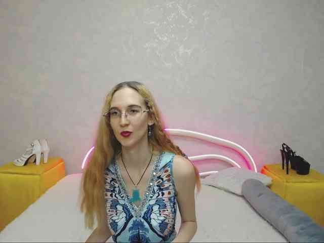 LizzieBrait webcam
