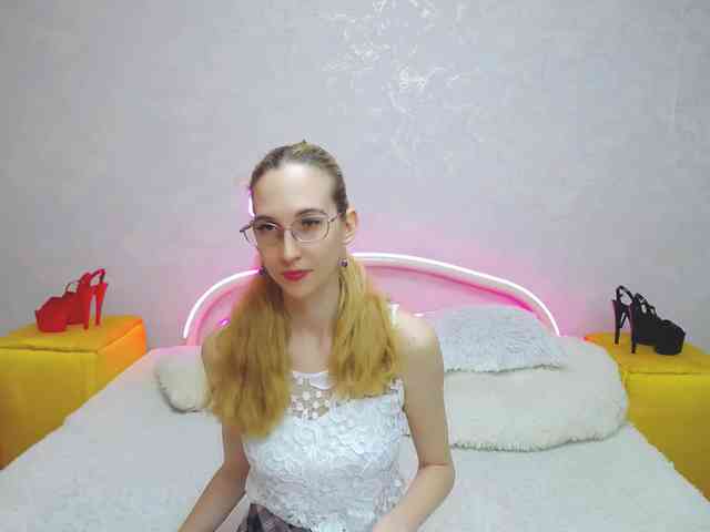 LizzieBrait webcam