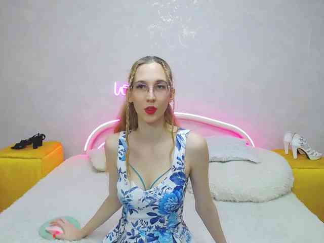 LizzieBrait webcam