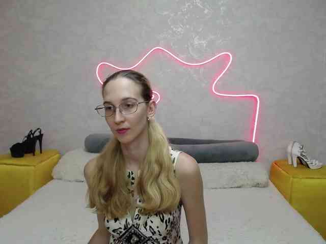LizzieBrait webcam