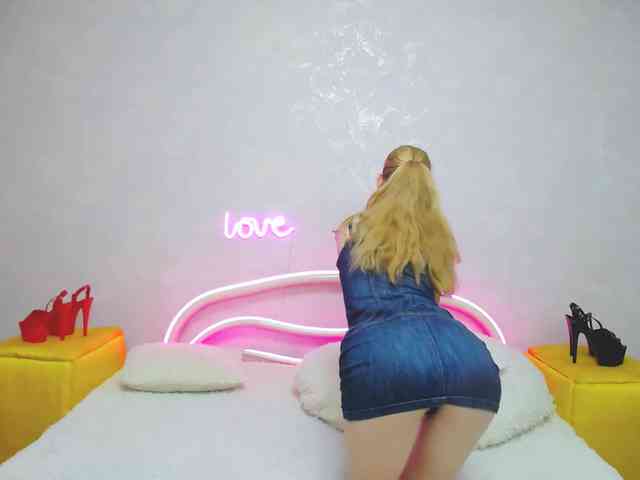 LizzieBrait webcam