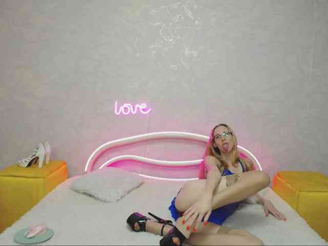 LizzieBrait webcam
