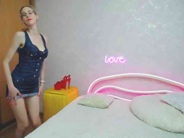LizzieBrait webcam