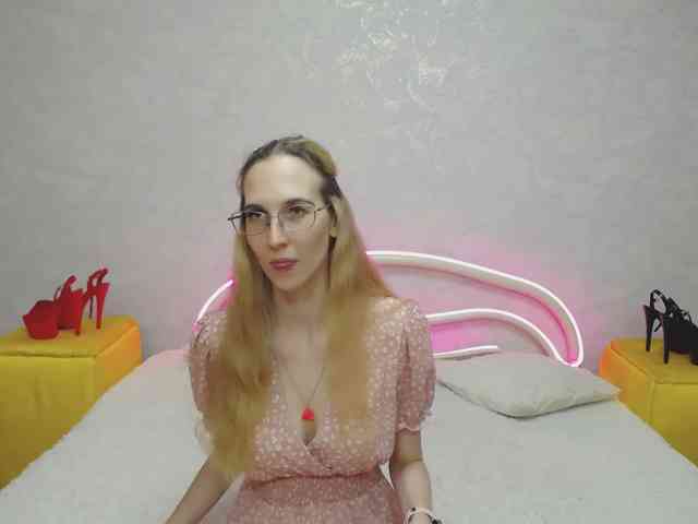 LizzieBrait webcam