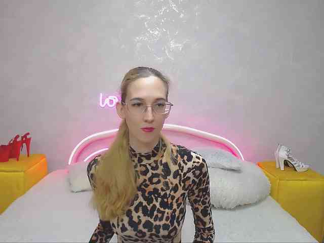 LizzieBrait webcam