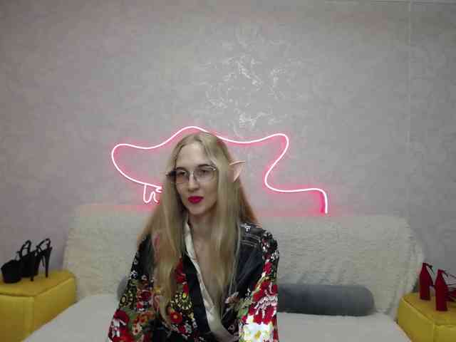 LizzieBrait webcam