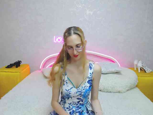 LizzieBrait webcam