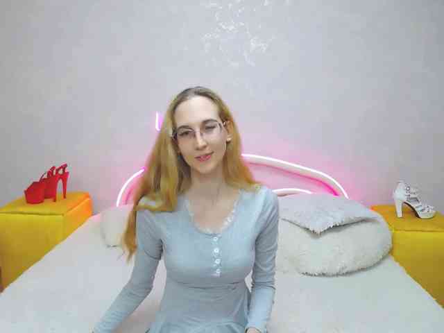 LizzieBrait webcam