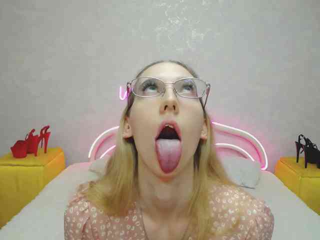 LizzieBrait webcam