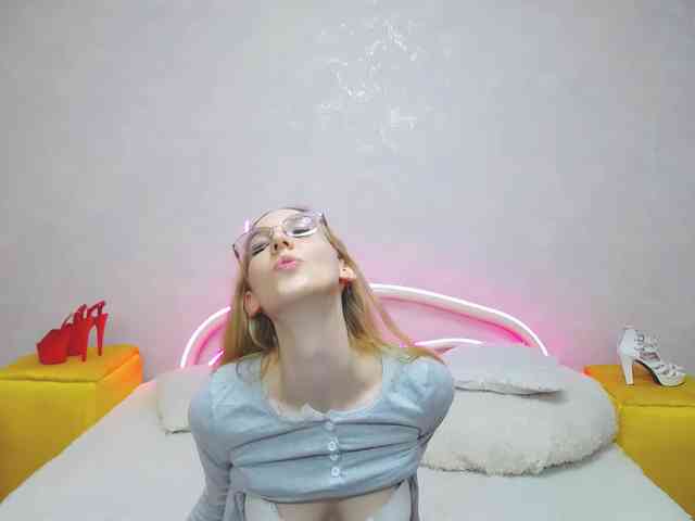 LizzieBrait webcam