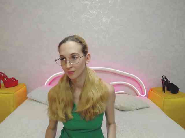 LizzieBrait webcam
