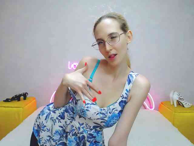LizzieBrait webcam