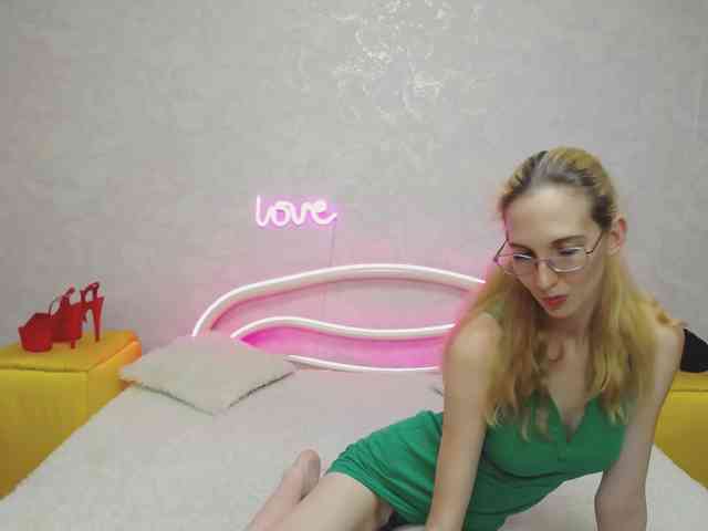 LizzieBrait webcam