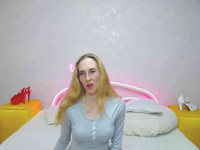 LizzieBrait webcam