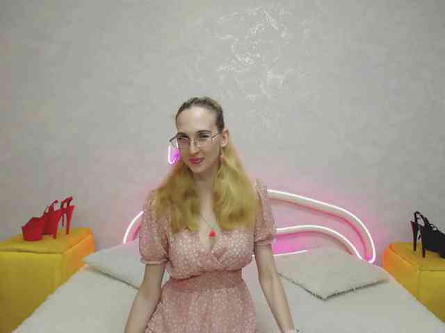 LizzieBrait webcam