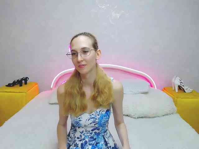 LizzieBrait webcam