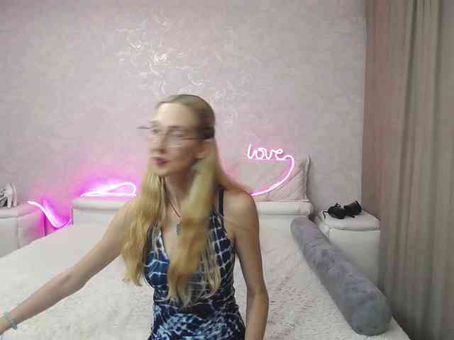 LizzieBrait webcam
